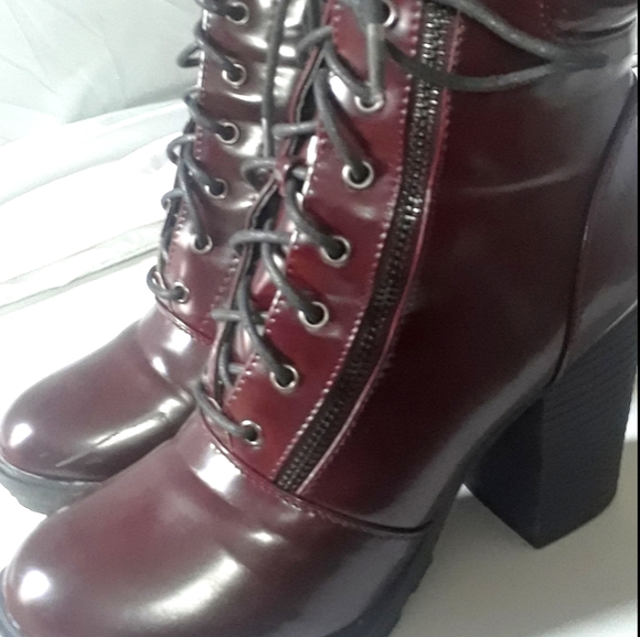 Booted heels - Picture 7 of 8